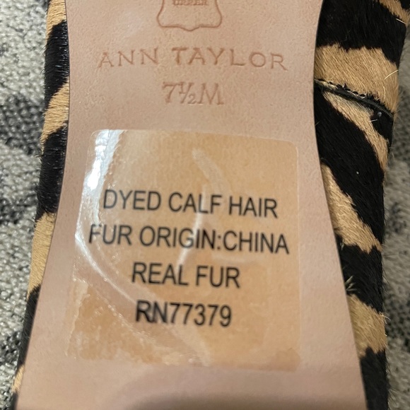ANN TAYLOR DYED CALF HAIR FUR PUMPS WITH BROOCH RHINESTONES - Picture 5 of 10